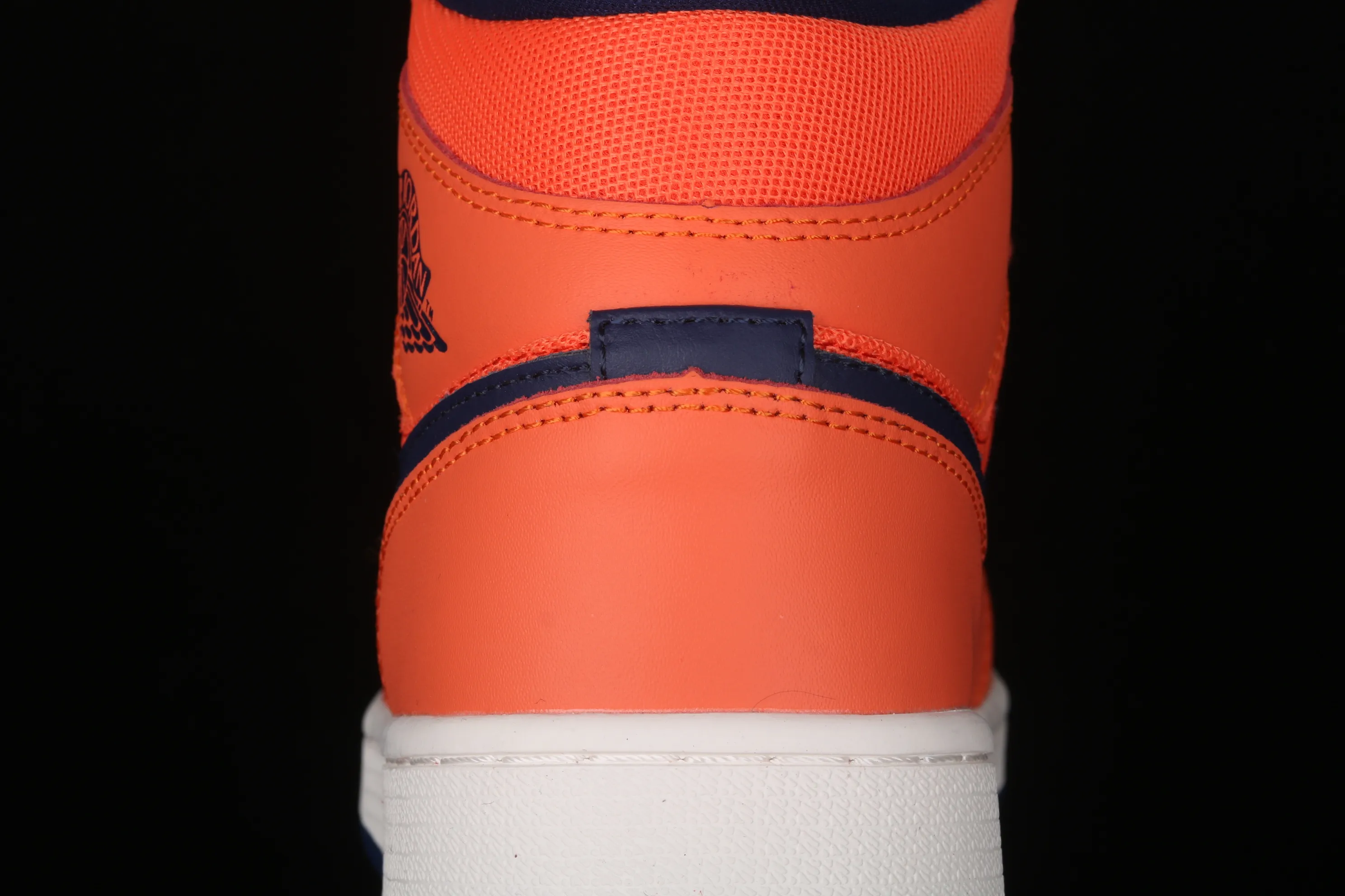 All categories Air Jordan Jordan series basketball shoes Air Jordan 1 Mid Air Jordan 1 Mid AJ1 Joe 1 Zhongbang blue and orange basketball shoes CD7240-801